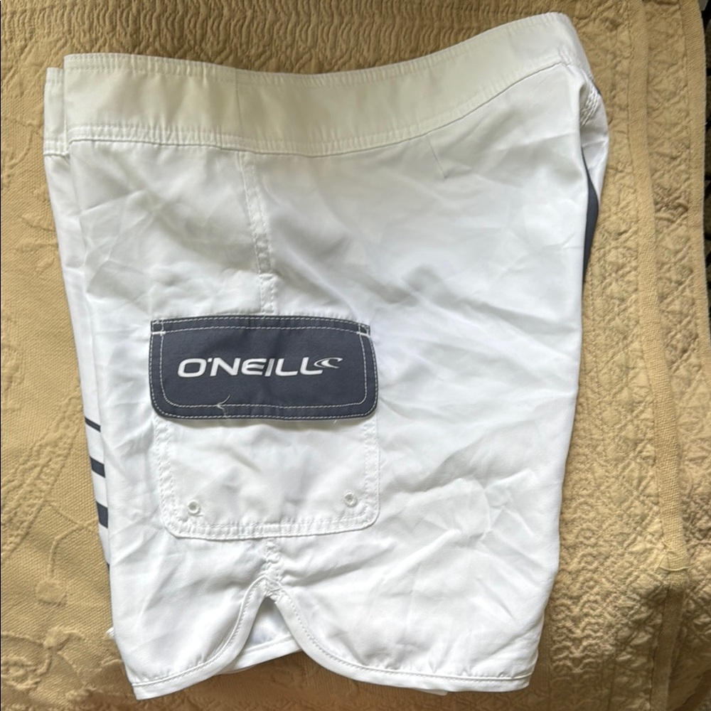 O'Neill Black and White Board Shorts Dynamic Design - Picture 3 of 5